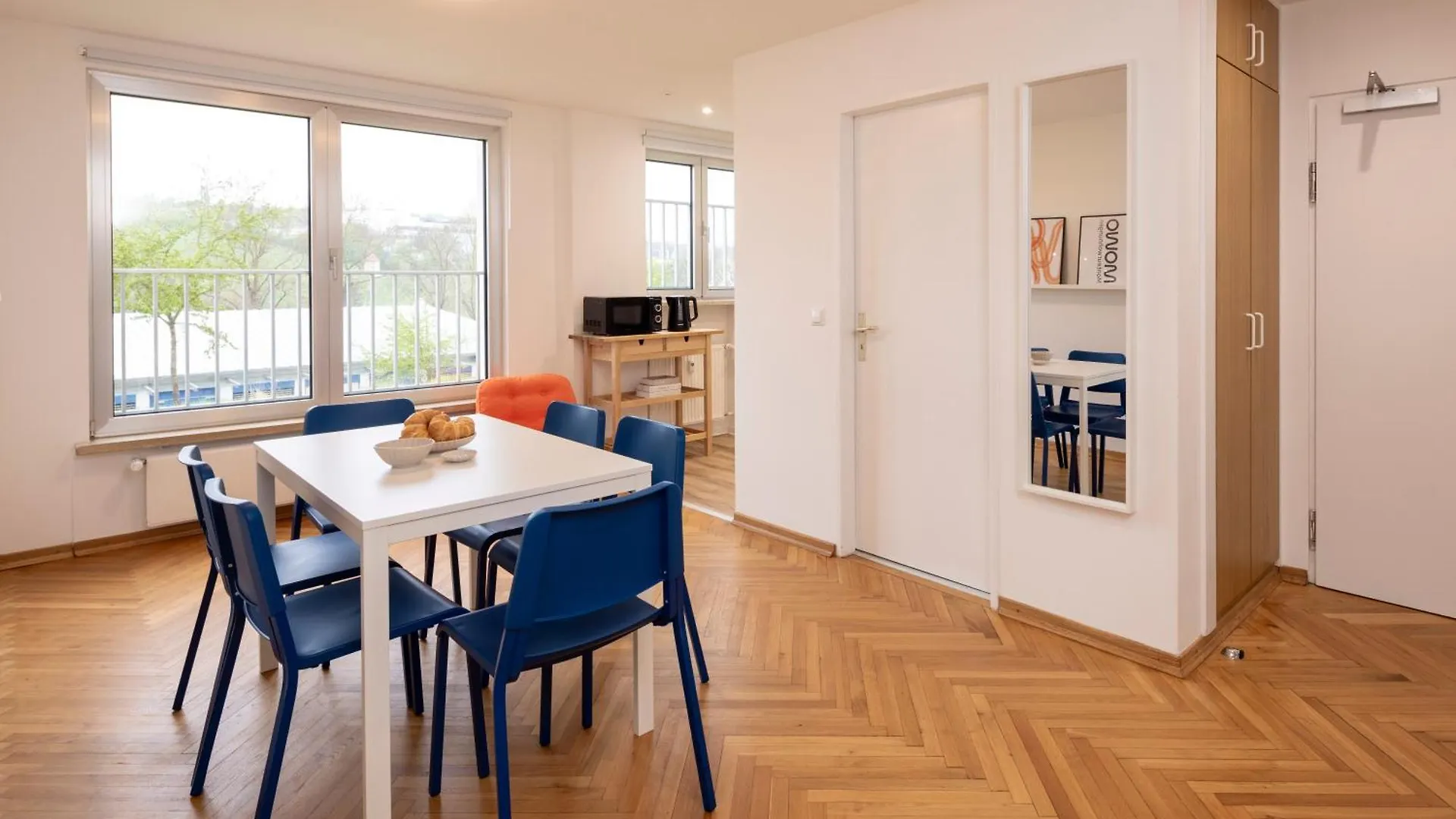 Apartmenthaus Kitzingen - Grosszuegige Wohnungen Fuer Je 4-8 Personen Mit Balkon Apartment