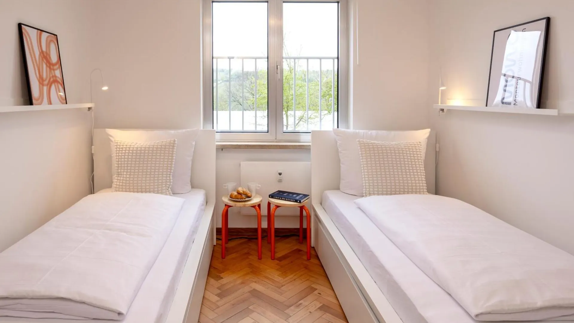 Apartmenthaus Kitzingen - Grosszuegige Wohnungen Fuer Je 4-8 Personen Mit Balkon 0*,  Deutschland