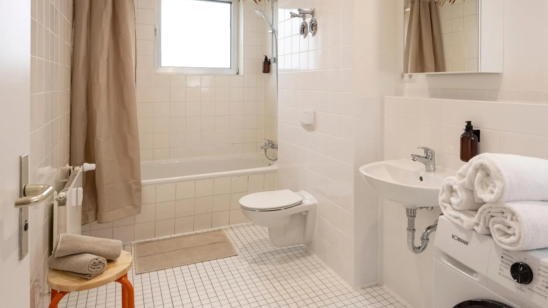 Apartmenthaus Kitzingen - Grosszuegige Wohnungen Fuer Je 4-8 Personen Mit Balkon Apartment