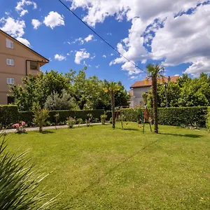 App Blue, Apartment Selce