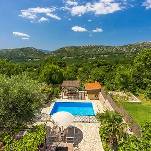 Cocoon - Vacation With Heated Pool & Garden Villa Bribir (Primorje-Gorski Kotar)